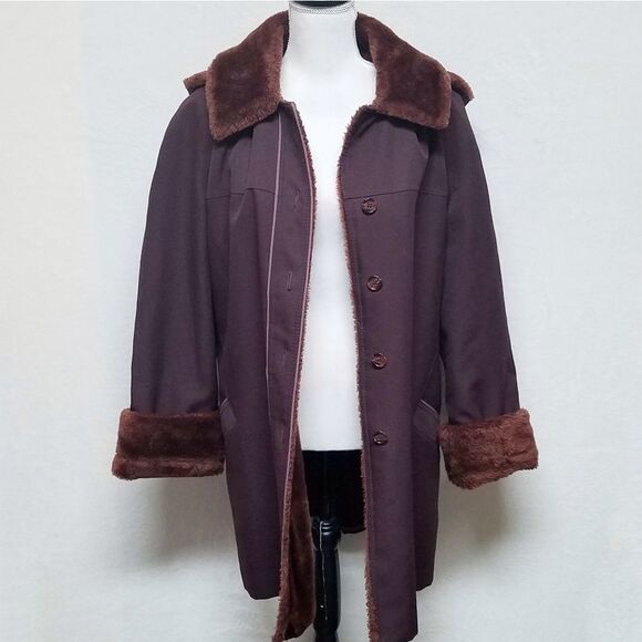 VINTAGE 1970s ILGWU Oxblood Thick Sherpa Lined Hooded Button Up Cuffed Coat - Picture 10 of 14